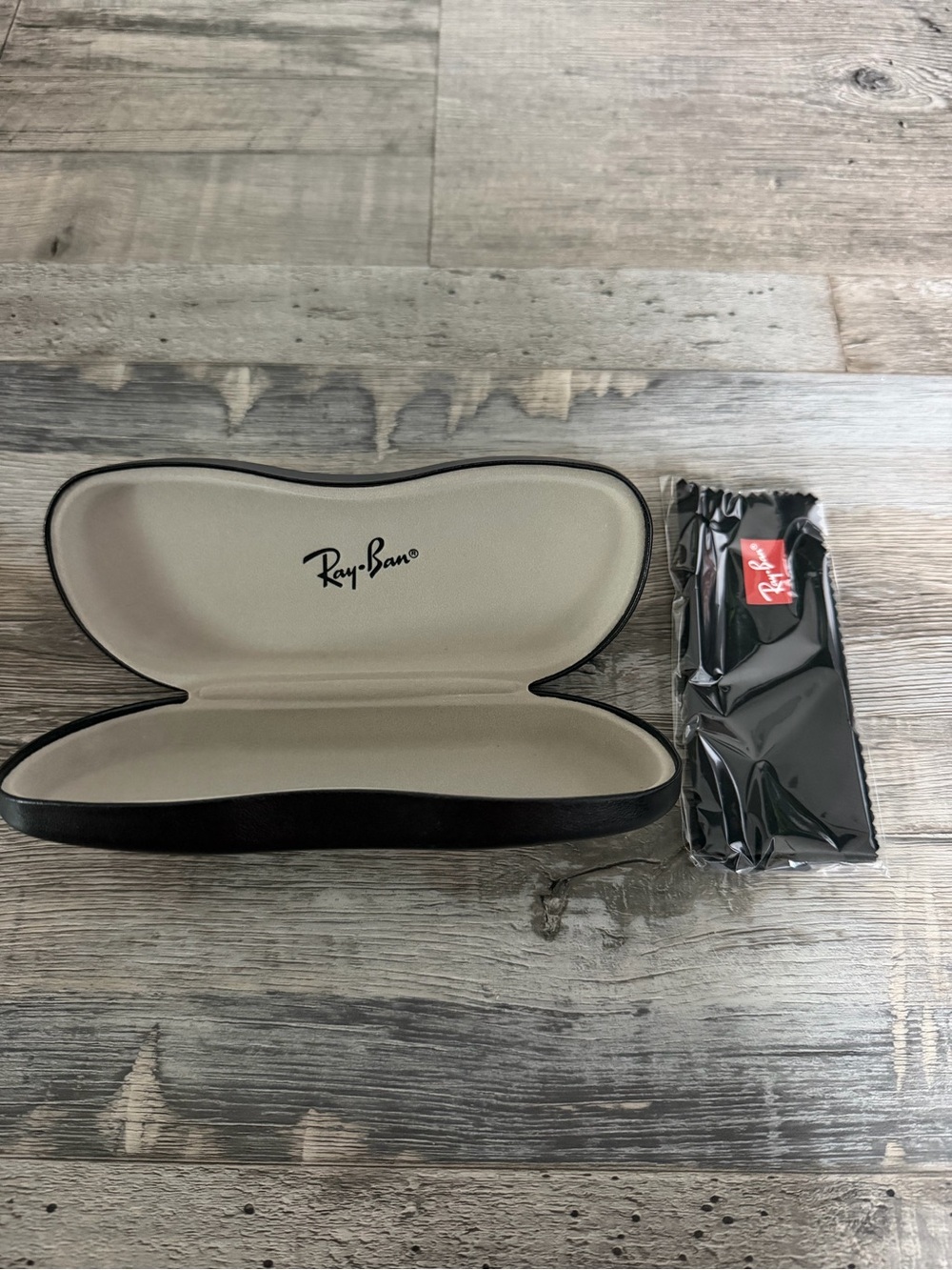 Ray-Ban Black Hard Shell Sunglasses Case Black - Picture 3 of 4